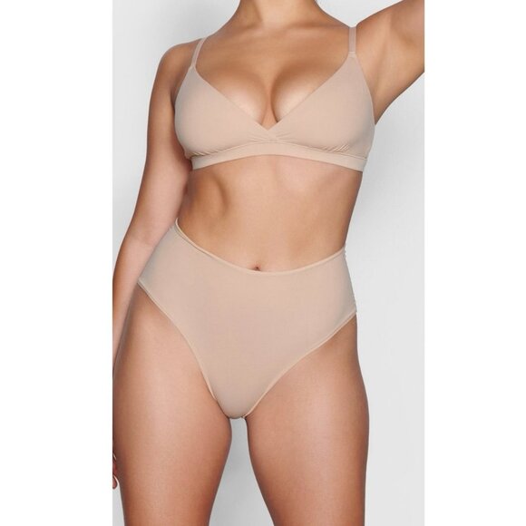 NWT Skims Fits Everybody Full Brief Clay Tan Beige Women’s Size Large - Picture 1 of 5